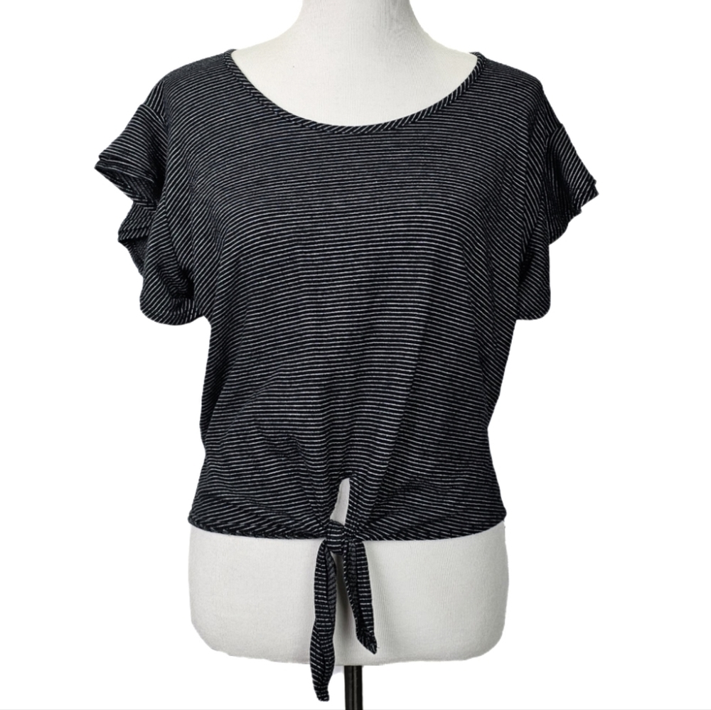 Kim and Cami Tie Front Flutter Sleeved Striped Tee Shirt Size Medium